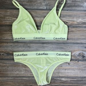 Calvin Klein velvet bra and underwear set women’s size small